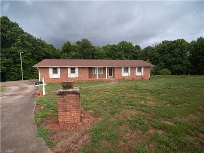 /international/us/181-layell-road-elkin-nc-110108364932/