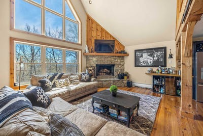 /international/us/16-rock-split-way-wilmington-vt-110105889411/