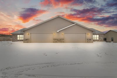 /international/us/312-twilight-trail-fond-du-lac-wi-110099206424/