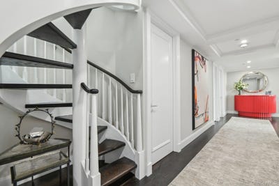 /international/us/100-hilton-avenue-garden-city-ny-110104899605/