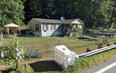 /international/us/15140-turnpike-road-summersville-wv-110109790222/
