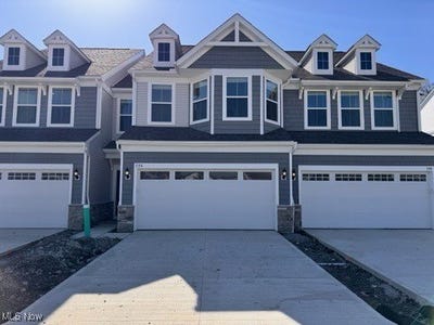 /international/us/726-harbour-town-court-avon-lake-oh-110099928404/