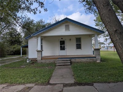 /international/us/1303-walnut-street-pleasanton-ks-110110280605/