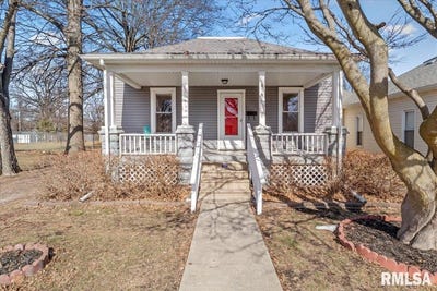 /international/us/819-w-franklin-street-taylorville-il-110105797762/