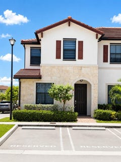 /international/us/3368-w-105th-ter-hialeah-fl-110108479737/