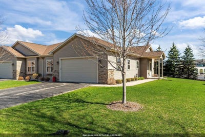 /international/us/1210-cameron-circle-neenah-wi-110107554407/