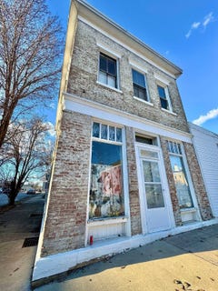 /international/us/502-taylor-st-cannelton-in-110099456569/