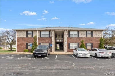 /international/us/406-s-church-street-st-peters-mo-110107155470/