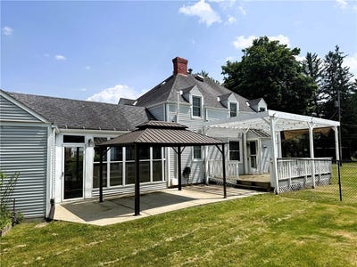 /international/us/209-e-washington-street-bath-ny-110109180335/