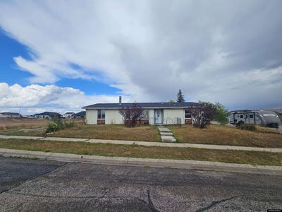 /international/us/300-wright-way-evanston-wy-110120011799/