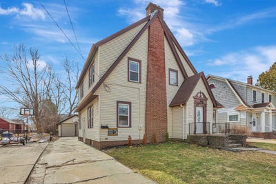 /international/us/829-prospect-avenue-oshkosh-wi-110106624072/