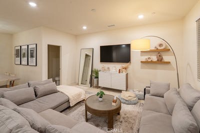 /international/us/9869-bria-garden-grove-ca-110106730351/