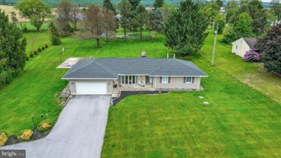 /international/us/2266-pine-road-newville-pa-110108393583/