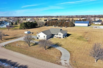 /international/us/909-w-81st-st-kearney-ne-110104481039/