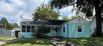 /international/us/322-n-east-st-olney-il-110109658290/