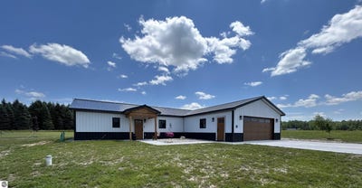 /international/us/635-sw-grouse-drive-kalkaska-mi-110100814763/