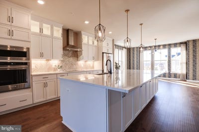/international/us/928-california-drive-ne-leesburg-va-110108012975/
