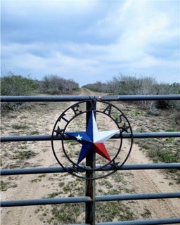 /international/us/132-mesquite-spur-george-west-tx-110100481838/?lang=zh-cn
