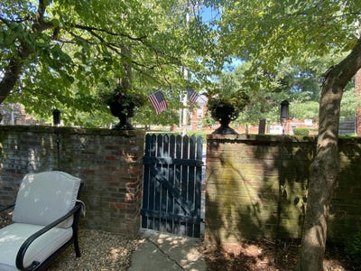 /international/us/322-w-3rd-street-lexington-ky-110108106684/