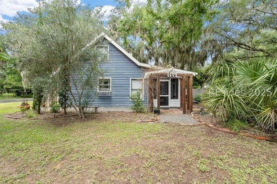 /international/us/1114-12th-street-port-royal-sc-110101457809/
