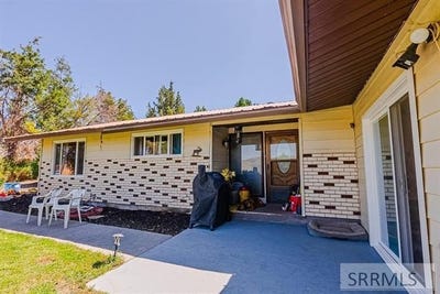 /international/us/582-e-upper-rock-creek-road-inkom-id-110099715281/