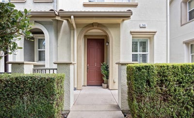 /international/us/246-sullivan-way-hayward-ca-110108353856/