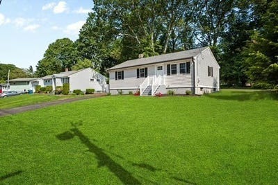 /international/us/7-edward-st-canton-ma-110099954237/