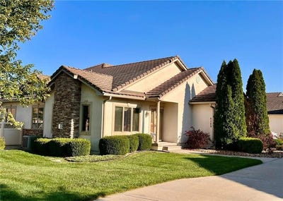 /international/us/4149-ne-chapel-manor-drive-lee-s-summit-mo-110102575877/