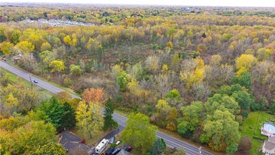 /international/us/whittier-road-rochester-ny-110107785562/