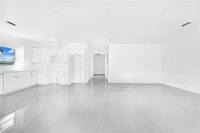 /international/us/7990-nw-8th-avenue-miami-fl-110108095471/