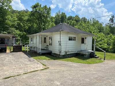 /international/us/42-72-del-drive-inez-ky-110108178525/