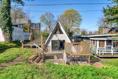 /international/us/2132-maple-street-point-roberts-wa-110100920841/