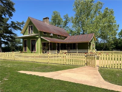 /international/us/1100-maple-calvert-tx-110108023589/