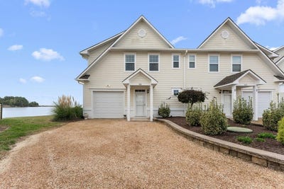 /international/us/586-riverside-drive-lancaster-va-110120893194/