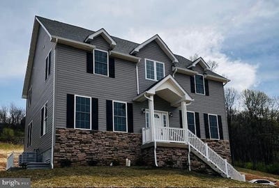 /international/us/1260-elm-street-front-royal-va-110108178940/