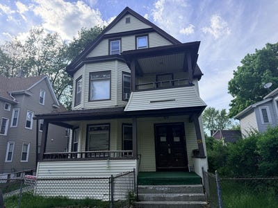 /international/us/42-hall-st-springfield-ma-110108411625/