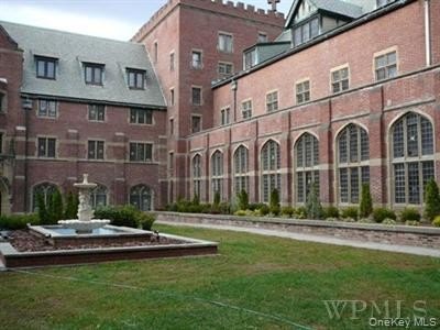 /international/us/207-chateau-rive-peekskill-ny-110104126185/