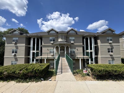/international/us/813-holiday-ridge-branson-mo-110109667516/