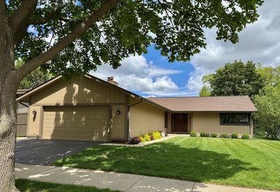 /international/us/626-bryce-trail-roselle-il-110108203788/