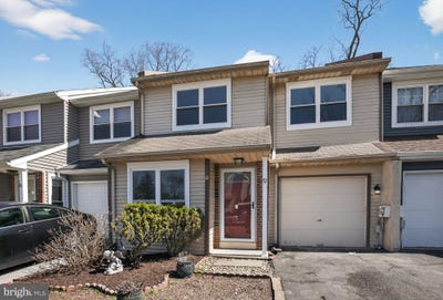 /international/us/9-e-ridge-mews-newtown-pa-110106725058/