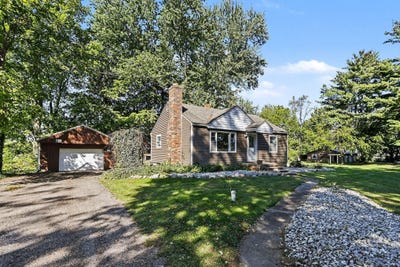 /international/us/15886-kellogg-school-road-hickory-corners-mi-110120003392/