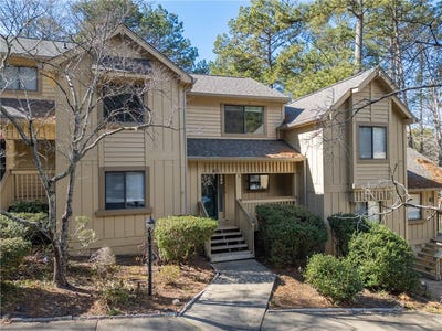 /international/us/131-harbor-lights-drive-salem-sc-110105633556/