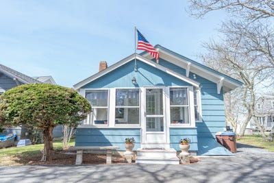 /international/us/10-essex-place-harwich-port-ma-110107378438/