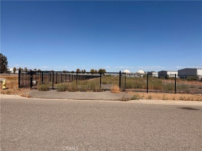 /international/us/24-malbert-perris-ca-110120417715/