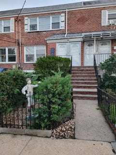 /international/us/151-08-10-ave-10th-avenue-whitestone-ny-110120687620/