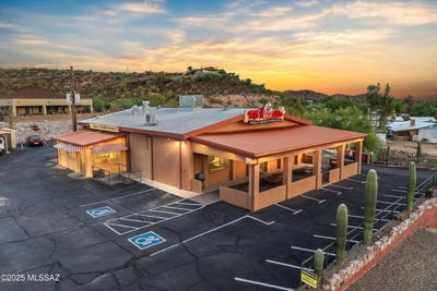 /international/us/706-n-highway-77-mammoth-az-110100569358/