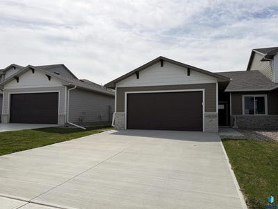/international/us/5221-e-67th-st-sioux-falls-sd-110104243752/