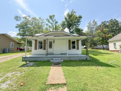 /international/us/403-sharp-st-corinth-ms-110119584463/