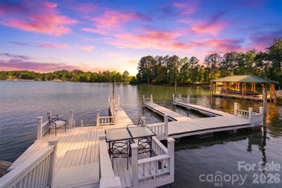 /international/us/19-heron-cove-loop-hickory-nc-110108033582/