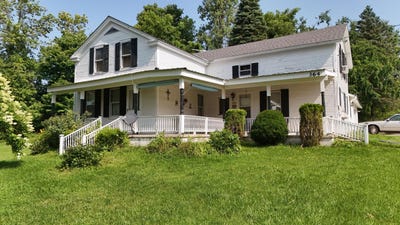 /international/us/364-port-douglas-road-keeseville-ny-110093522644/